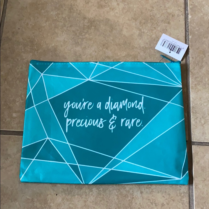 Thrive Makeup Bag